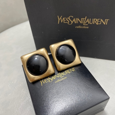 Yves Saint laurent YSL聖羅蘭耳夾 2021早春新款 超nice 現貨來襲 質感超贊時尚博主推薦喜歡 年底聚會必備