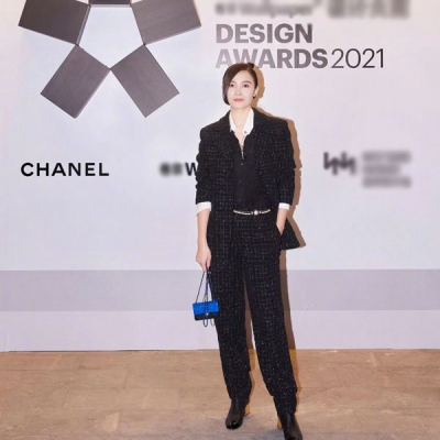 Chanel香奈兒 2021fw 秋冬中長款翻領外套修身西裝款最日常百搭的版型 經典名媛氣質任何場合都能輕鬆駕馭 配色低調大氣隨意搭配都能穿出自己的風格 贈送胸針防塵袋