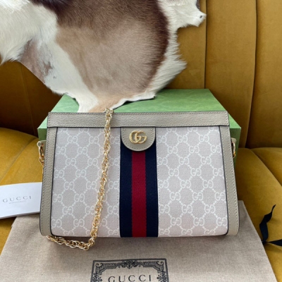 GUCCI古馳 原廠皮 Gucci 503877 原廠燕麥皮．精心打造配以嵌花織帶條紋細節彰顯復古風格設計造型頗具結構感以磁扣安全閉合皮革滾邊裝飾典藏細節雙G配件！尺寸：26*17*8cm 配原廠包裝