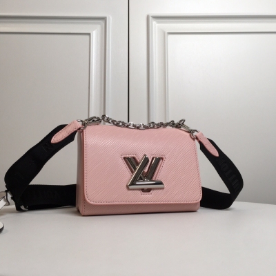 LOUIS VUITTON LV路易威登 M56887粉色 頂級原單子 經典 Twist 小號手袋煥現新顏，由白色 Epi 粒紋皮革製成，可拆卸提花肩帶飾有路易威登英文字樣織紋，搭配 LV 皮革飾件。