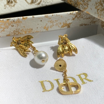 Dior迪奧 耳釘 百搭俏皮百搭單品 早秋必備單品