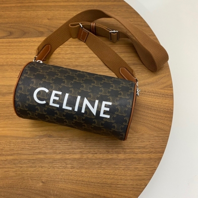 Celine 2022圓筒包 、非常適合日常的一款休閒包、男女生穿搭無限制、太酷啦 造型很喜人 掛肩可斜挎、可調節長度、容量：日常妥妥當當 （五金純鋼） 尺寸：22*12.5*12cm