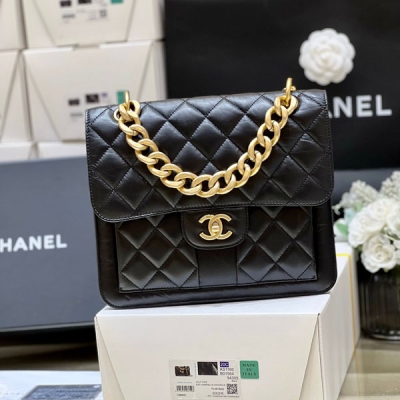 Chanel香奈兒 2023S 春夏系列 超火爆複刻皮雙背包 氣場十足的一款女王包 做舊複刻牛皮檔次超級高 手感也很舒服 容量也非常大，實用性強 超級推薦 原廠正品Montebello複刻牛皮 成本極高（正品御用皮料） 4031尺寸25*2