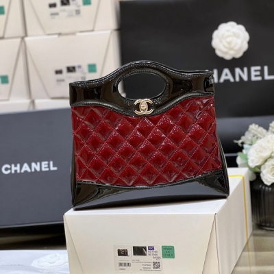 Chanel香奈兒 2023A 高級手工坊系列 火爆款31bag mini號來啦 31bag mini真的太火爆啦 都是一搶而空 代購都要溢價才可以買到 太貼心的尺寸，實物非常好看好搭配 手提斜挎都可以！原廠漆皮 4133尺寸22*23*5