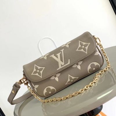 LV路易威登 M82210 M81911 Wallet On Chain Ivy 手袋取材 Monogram 帆布，靈感源自 2000 年代的 Sac Recoleta 手袋。全皮壓花鏈條橫款woc小挎包 卡片